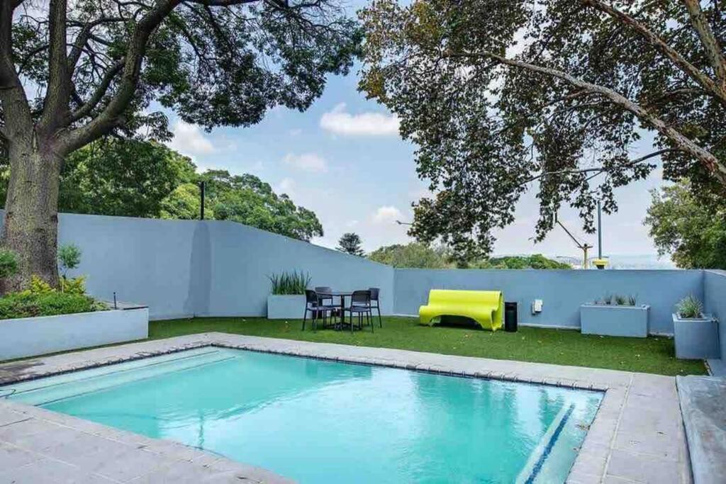 Urban Oasis Apartments At The Bolton Johannesburg Exterior photo
