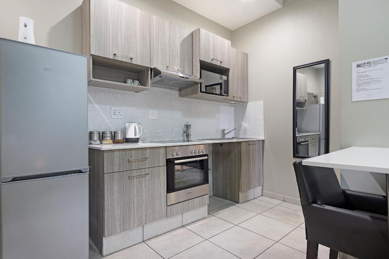 Urban Oasis Apartments At The Bolton Johannesburg Exterior photo